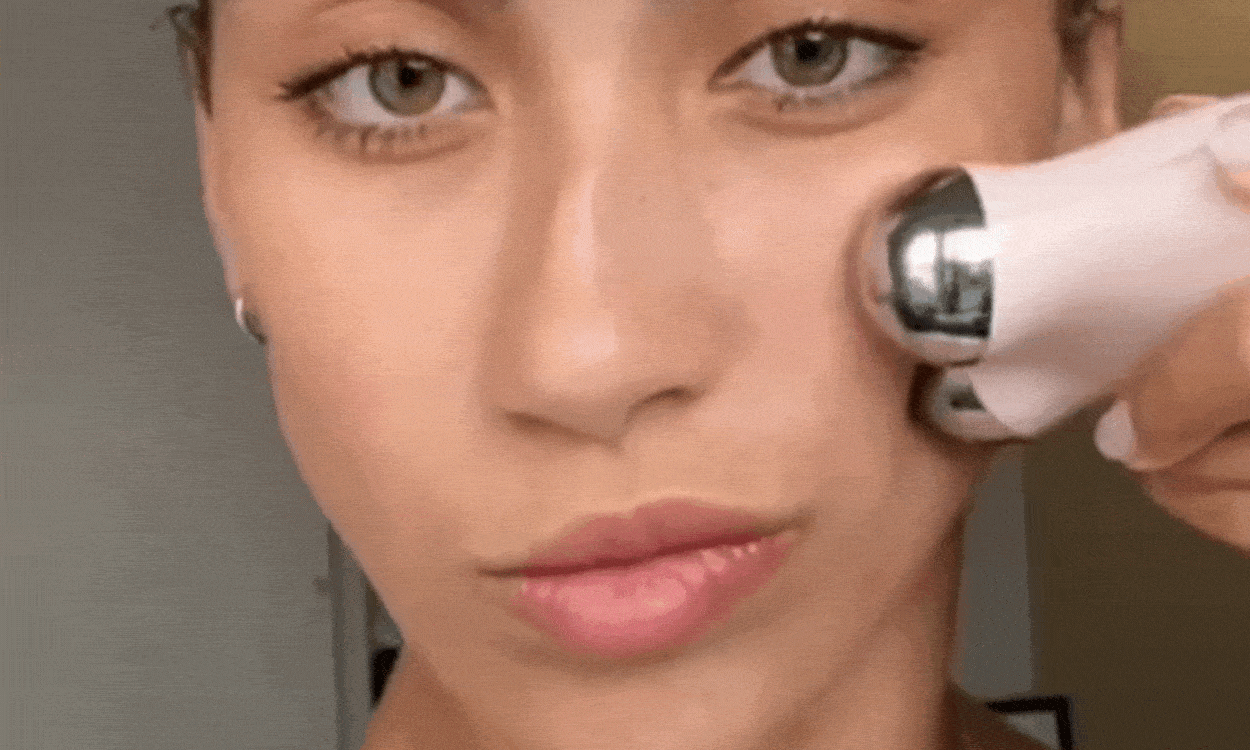 Microcurrent Face Lift at Home - MicroRoller