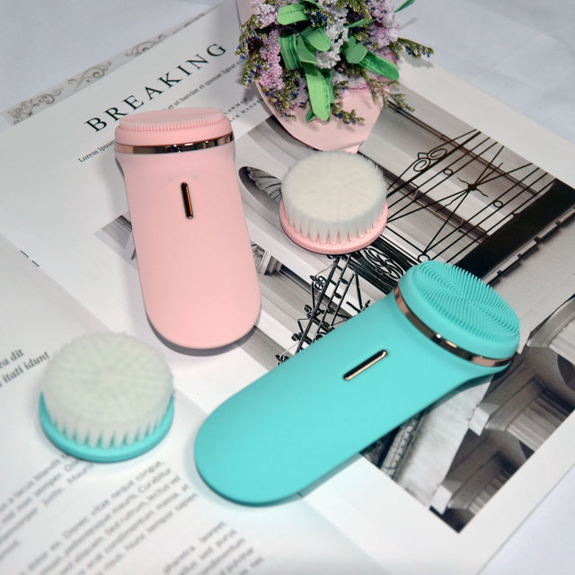 Facial Cleaning Brush with Ultrasonic Vibration